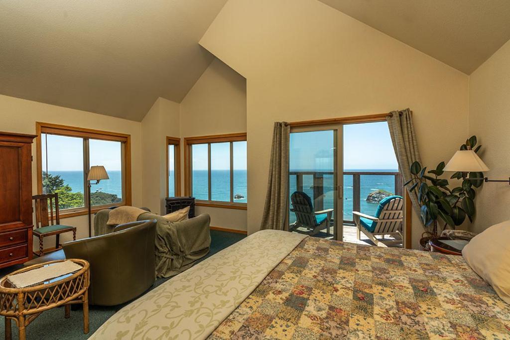Turtle Rocks Oceanfront Inn Trinidad Ngoại thất bức ảnh