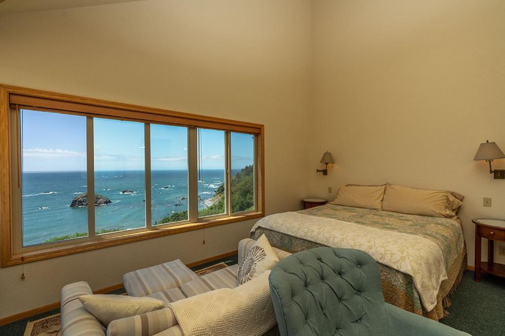 Turtle Rocks Oceanfront Inn Trinidad Ngoại thất bức ảnh